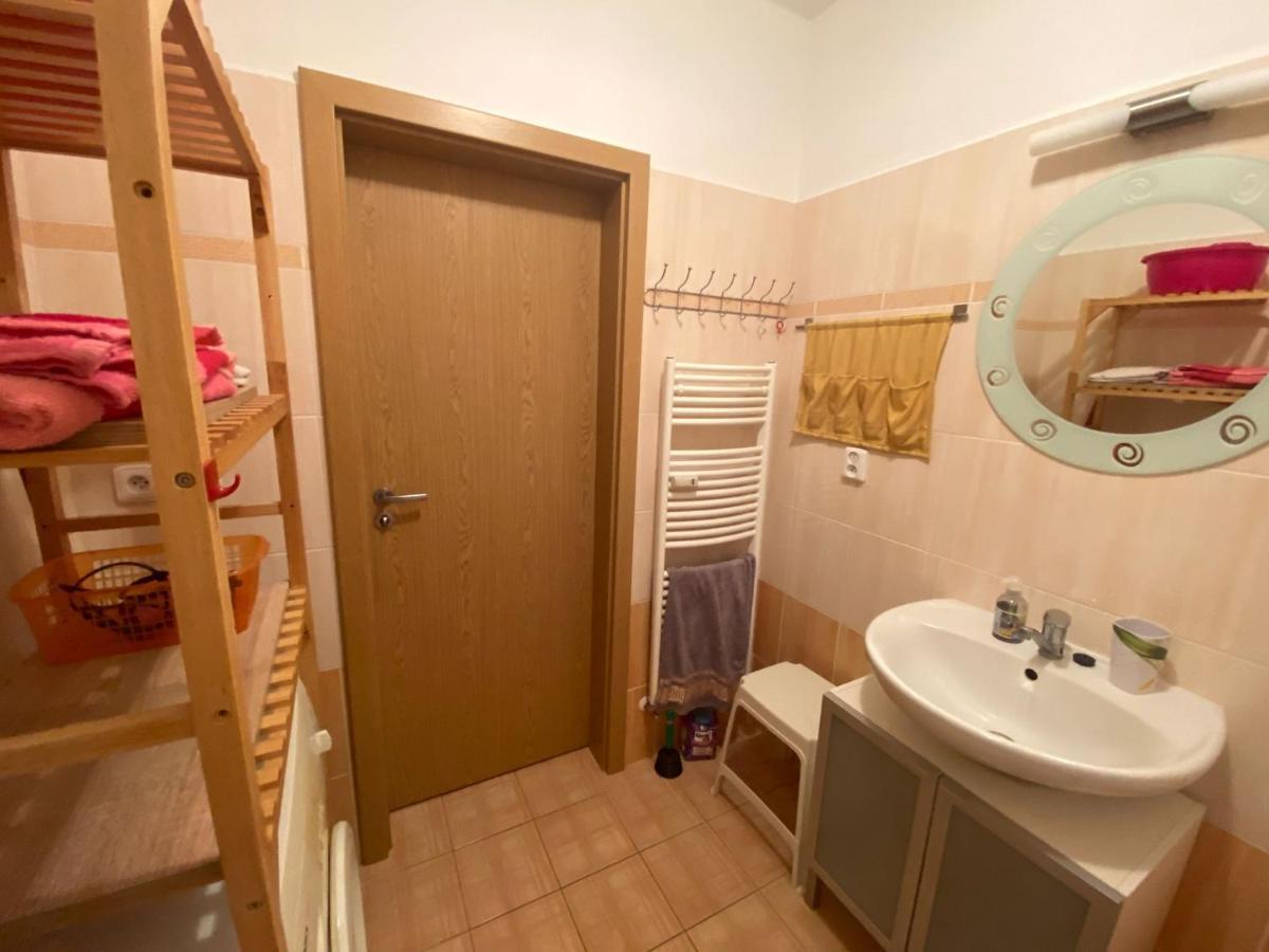 Apartman Tanas Atlantis Tabor Appartamento Esterno foto